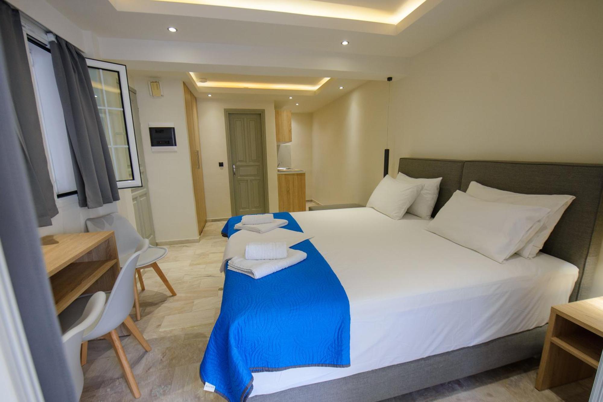 Saint Spiridon Aparthotel 3*