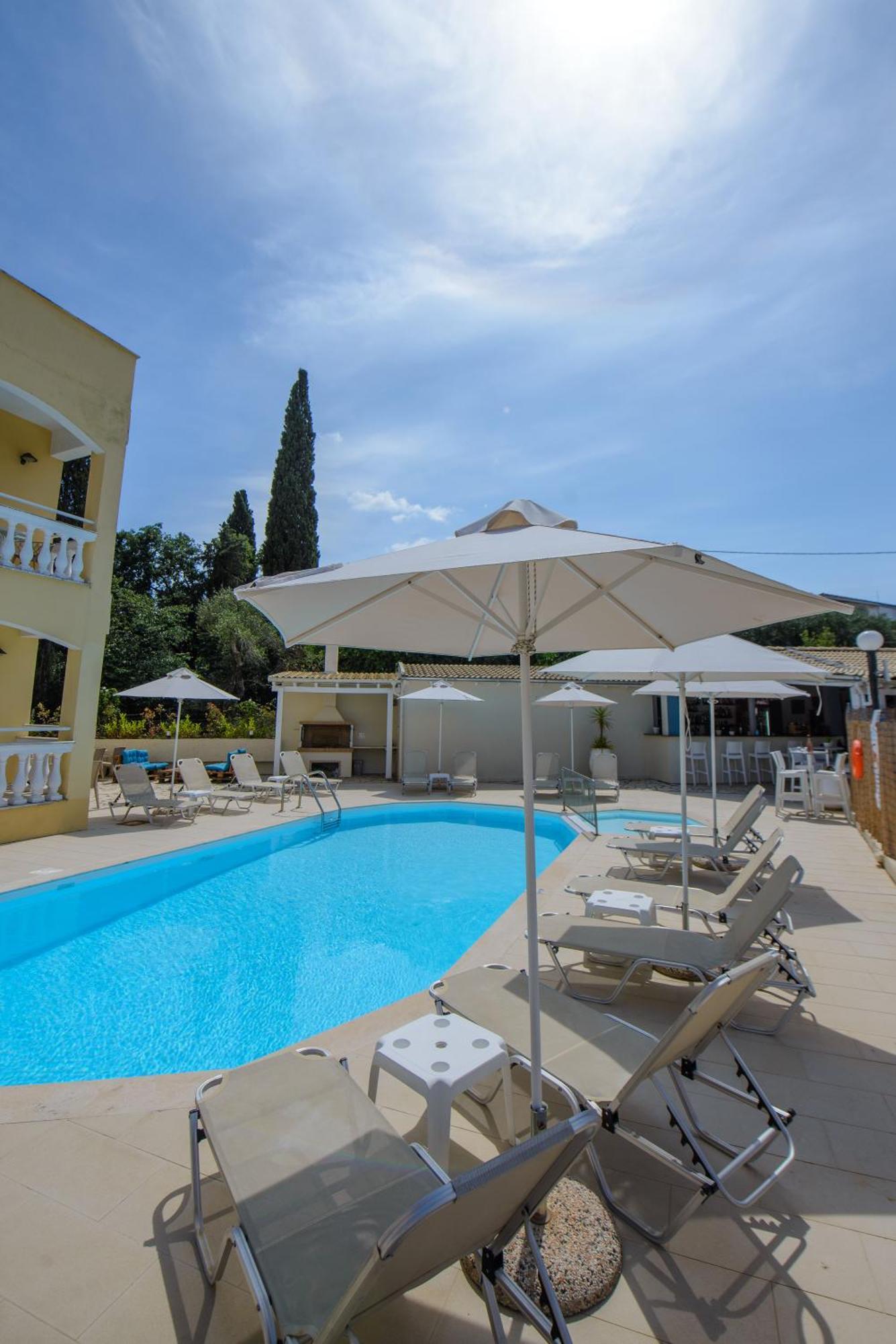 Saint Spiridon Hotel apartamentowy Kassiopi